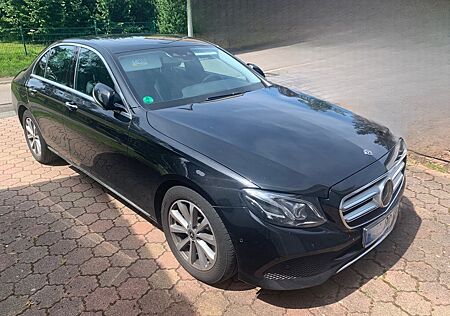 Mercedes-Benz E 300 d Autom. Standheizung Massagesitze Fahrass