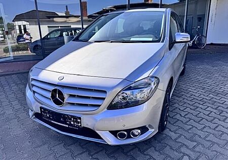 Mercedes-Benz B 180 BLUEEFFICIENCY, NAVI, AHK, ALLWETTERREIFEN