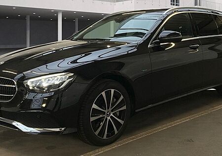 Mercedes-Benz E 300 T-Modell de / Kamera / Navi / ACC