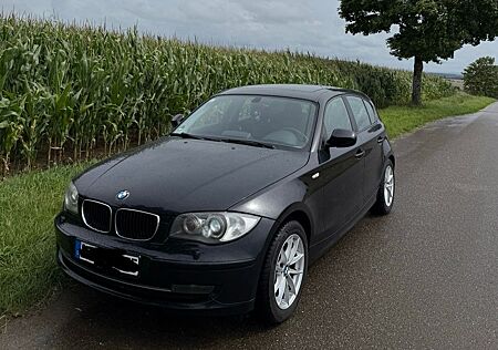 BMW 116i Schiebedach, Navi, Sitzheizung, TÜV Neu