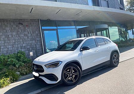Mercedes-Benz GLA 200 d DCT -
