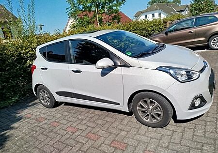 Hyundai i10 mit Glitzer Folierung