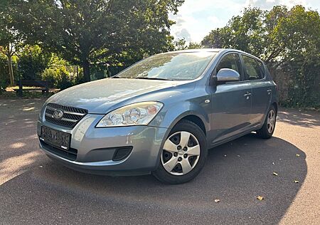 Kia Cee'd / Ceed