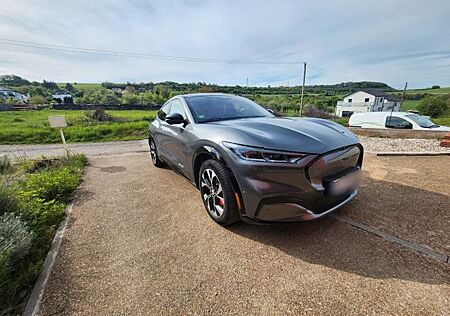 Ford Mustang Mach-E ext. Range.Pano. b&o Premium
