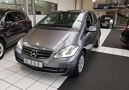 Mercedes-Benz A 180 CLASSIC AUTOMATIK PTS KLIMA ISOFIX