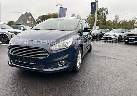 Ford S-Max Titanium