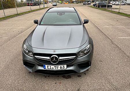 Mercedes-Benz E 63 AMG Mercedes-AMG E 63 S 4MATIC+ MB100