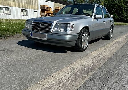 Mercedes-Benz E 200 Bj 1993