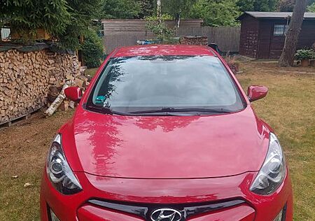 Hyundai i30 II COUPE (GDH) 1.4 CVVT-I 16V TÜV NEU!