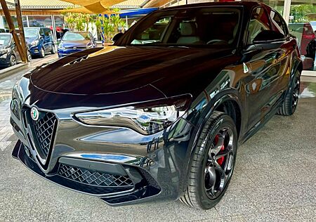 Alfa Romeo Stelvio Quadrifoglio MY24 LED-Licht Glasdach ACC