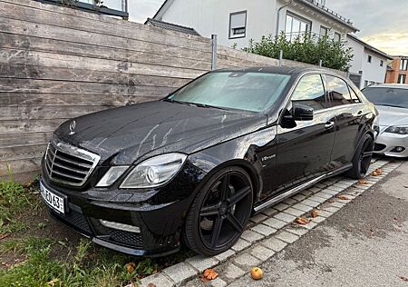 Mercedes-Benz E 63 AMG Lim. *Pano*H&K*20 Zoll*