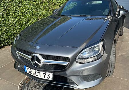 Mercedes-Benz SLC 200 -