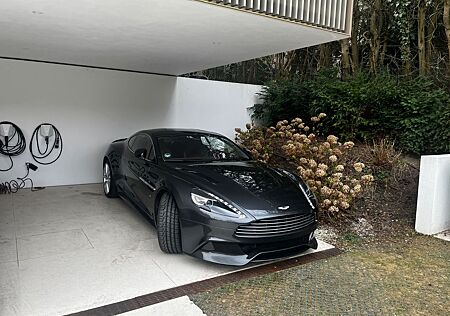 Aston Martin Vanquish V12-6.0l