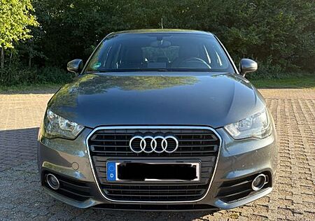 Audi A1 gebraucht kaufen Audi A1 1.6 TDI 66kW S tronic S line Sportback S line