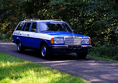 Mercedes-Benz 240 TD W123 Original Mercedes Service Auto