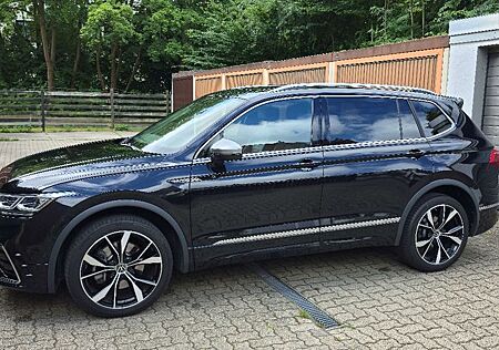 VW Tiguan Allspace Volkswagen 2.0 TDI R-Line 4M Pano AHK Leder