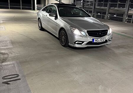 Mercedes-Benz 250 E COUPE D