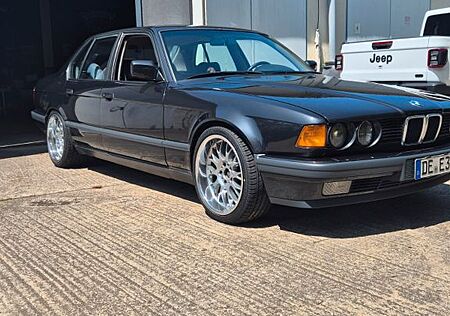 BMW 730 E32 Oldtimer Neulack Tüv neu