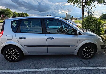 Renault Scenic Privilege 2.0 16V Automatik