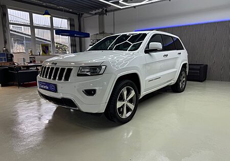 Jeep Grand Cherokee 3.0 CRD Overland Abstand Pano AHK