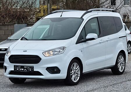 Ford Tourneo Courier Titanium NAVI+PDC+KAMERA+AHK+LM