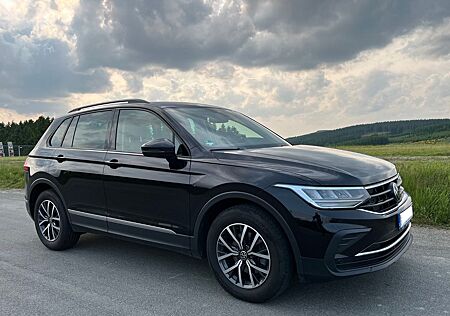 VW Tiguan Volkswagen TDI ACC LED Navi CarPlay 230V SR WR Top!