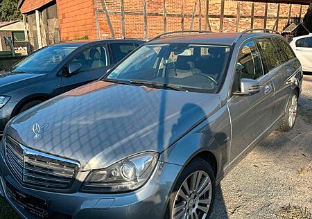 Mercedes-Benz C 200 T BlueEFFICIENCY -