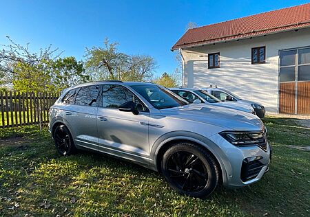 VW Touareg Volkswagen R-Line 4Motion Black Style Matrix Luft