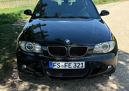 BMW 120i - M-Paket, Klima, Xenon, Scheckheft