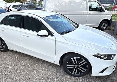 Mercedes-Benz A 180 gebraucht kaufen Mercedes-Benz A 180 d DCT