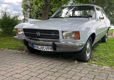 Opel Rekord D 1700