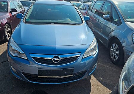 Opel Astra J Lim. 5-trg. Edition