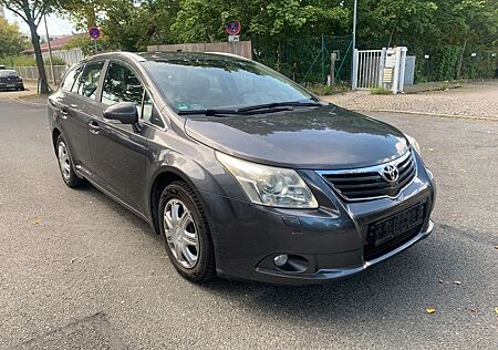 Toyota Avensis Combi 1,8-liter, Navi, Camera,