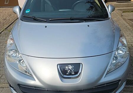 Peugeot 207 CC Black & White Edition 120 Black & Whi...