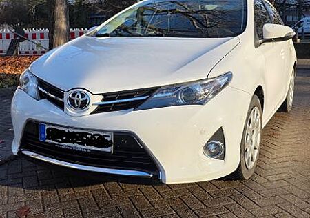 Toyota Auris 1,6-l-Valvematic Executive Executive