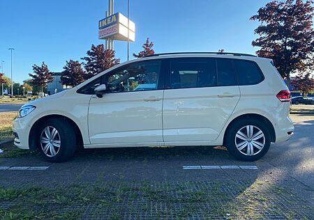 VW Touran Volkswagen Trendline TDI SCR 6-Speed DSG