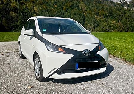 Toyota Aygo (X) Aygo (X) 1,0-l-VVT-i x x