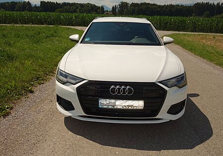 Audi A6 40 TDI quattro S tronic S line Avant S line