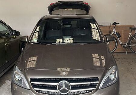 Mercedes-Benz B 200 BlueEFFICIENCY -