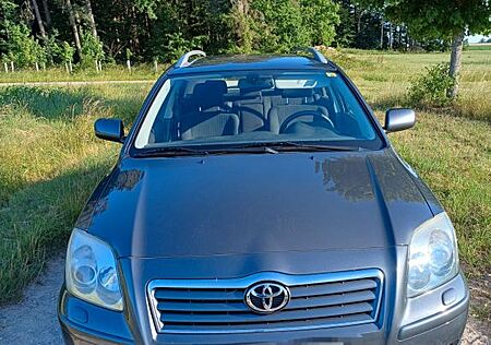 Toyota Avensis Combi Executive 2.0-l-VVT-i Executive