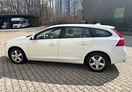 Volvo V60 D3 Geartronic R Design top gepflegtes Auto