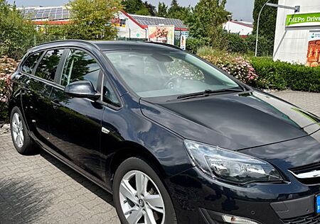Opel Astra Sp. T. 1.6 ECOTEC DI Turbo Exklusiv S/...