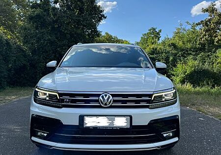 VW Tiguan Volkswagen 3xR-Line 240PS Panorama DSG, MatrixLED