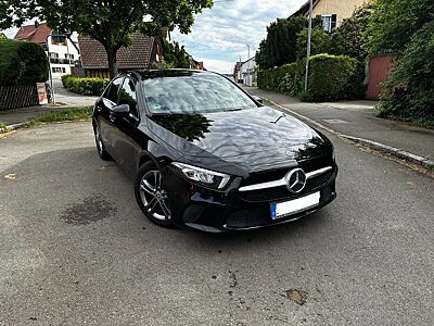Mercedes-Benz A 180 d DCT  Limousine