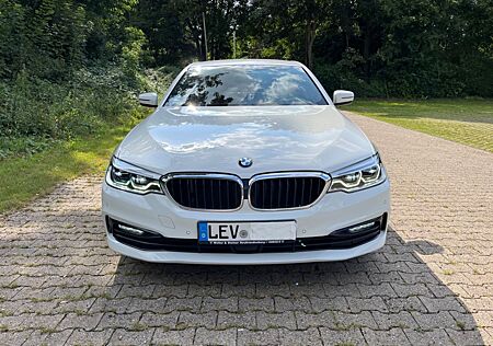 BMW 520d EfficientDy.Ed Sport Line Head Up RFK Navi