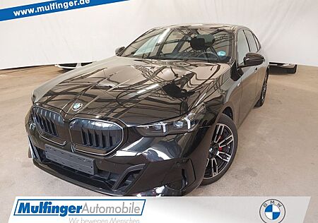 BMW 520d M Sport Pro HUD ACC SuView.PanoD.Icon Glow