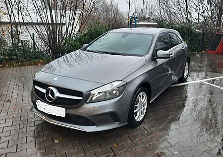 Mercedes-Benz A 180 Urban Navi/SHZ/Kamera/Klima