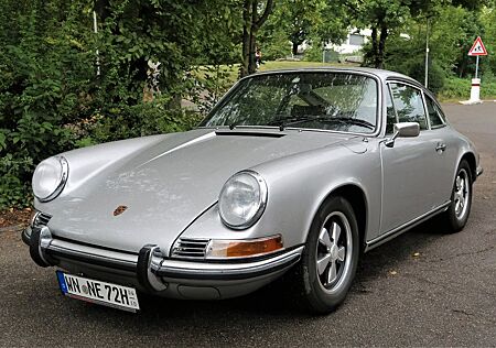 Porsche 911 Urmodell 911 T Coupe 2,4l Oelklappe