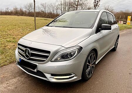 Mercedes-Benz B 180 BlueEFFICIENCY Edition Style