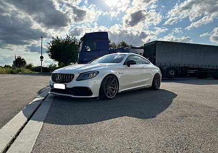 Mercedes-Benz C 63 AMG Mercedes AMG C63s Coupe wenig Km zweite Hand